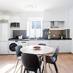 Modern Retreat In By Lovelystay