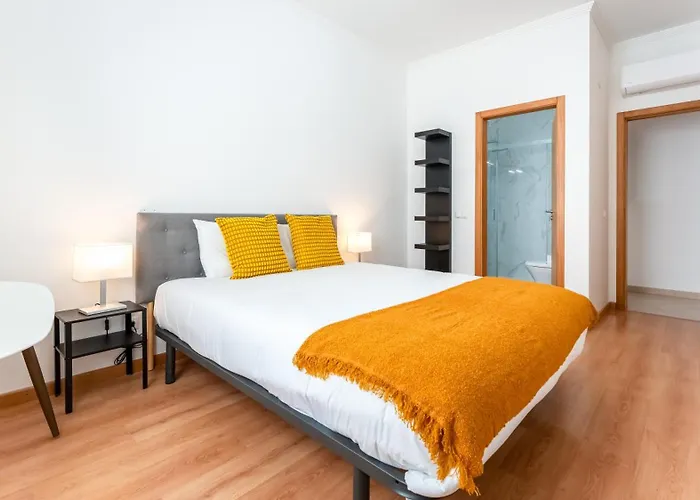 Appartement Modern Retreat In By Lovelystay *